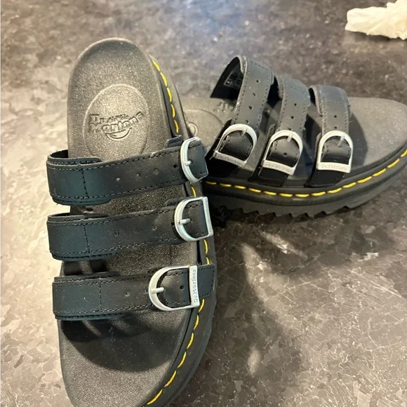 NEW Dr. Martens Blaire Slide Black 3 strap slip on platform slides Sandals sz. 6 - Picture 2 of 5